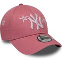 kasketter-buet-lyserod-justerbar-rem-til-barn-9forty-space-fra-new-york-yankees-mlb-af-new-era