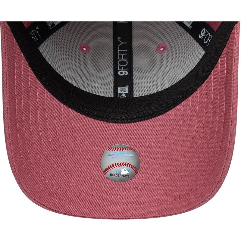 kasketter-buet-lyserod-justerbar-rem-til-barn-9forty-space-fra-new-york-yankees-mlb-af-new-era