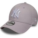 kasketter-buet-violet-justerbar-rem-til-barn-9forty-league-essential-fra-new-york-yankees-mlb-af-new-era