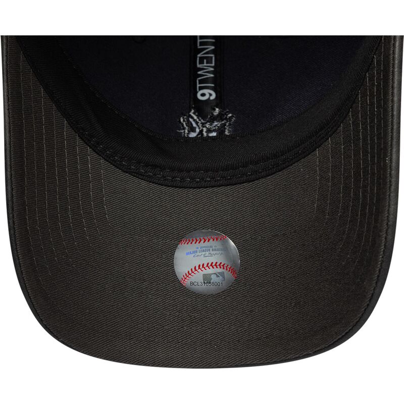 kasketter-buet-sort-justerbar-rem-9twenty-washed-pu-fra-new-york-yankees-mlb-af-new-era