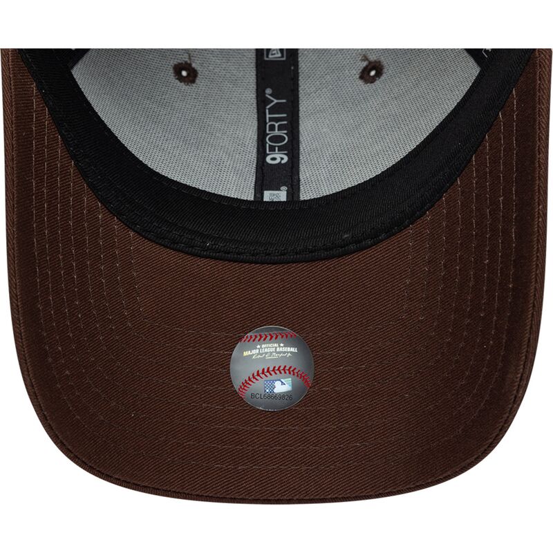 kasketter-buet-brun-justerbar-rem-9forty-league-essential-fra-new-york-yankees-mlb-af-new-era