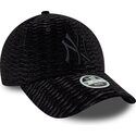 kasketter-buet-sort-justerbar-rem-9forty-velour-fra-new-york-yankees-mlb-af-new-era
