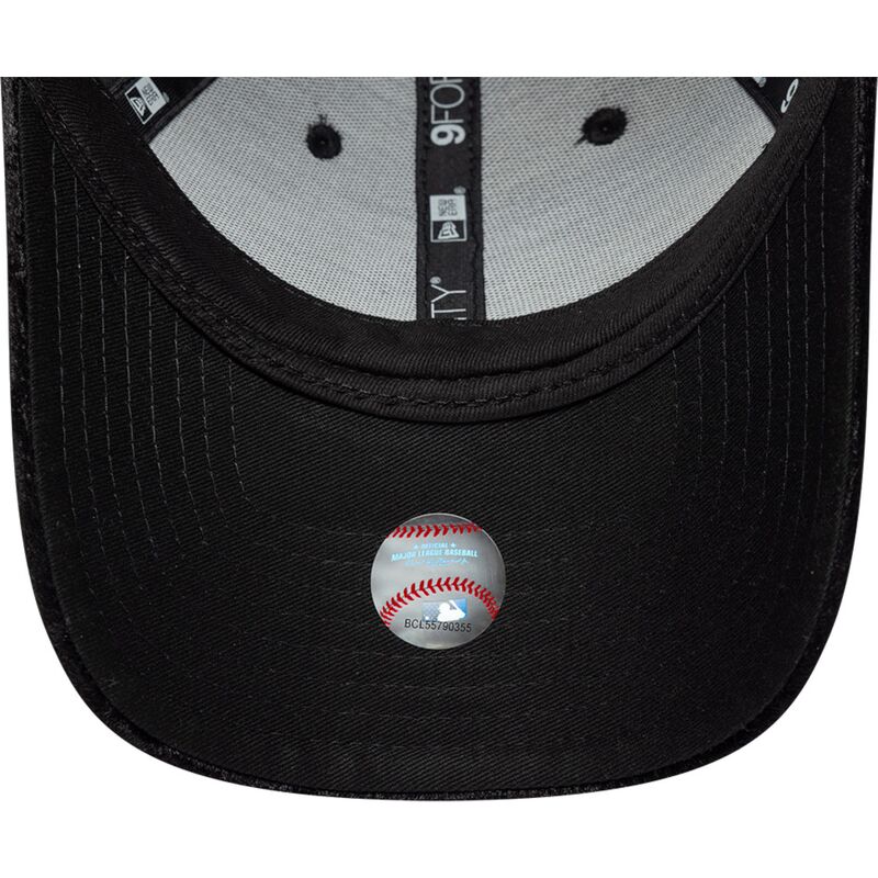 kasketter-buet-sort-justerbar-rem-9forty-pattern-velour-fra-new-york-yankees-mlb-af-new-era