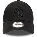 sort-justerbar-curved-kasket-med-sort-logo-9forty-league-essential-fra-new-york-yankees-mlb-fra-new-era