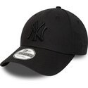 sort-justerbar-curved-kasket-med-sort-logo-9forty-league-essential-fra-new-york-yankees-mlb-fra-new-era