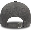 gra-justerbar-curved-cap-med-lyserodt-logo-9forty-tech-jersey-fra-new-york-yankees-mlb-fra-new-era