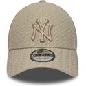 kasketter-buet-beige-justerbar-rem-9forty-pu-weave-fra-new-york-yankees-mlb-af-new-era
