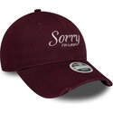 kasketter-buet-rod-justerbar-rem-9twenty-slogan-sorry-i-m-late-af-new-era