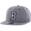 navybla-snapback-kasket-med-flad-skygge-og-denimstof-fra-mlb-boston-red-sox-fra-47-brand