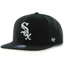 sort-flad-snapback-cap-med-mlb-chicago-white-sox-logo-pa-siden-fra-47-brand