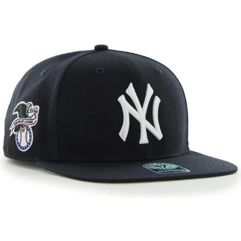 flad-marinebla-snapback-kasket-med-sidelogo-fra-mlb-new-york-yankees-af-47-brand