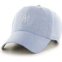 bla-kasket-med-buet-skygge-og-lille-mlb-new-york-yankees-logo-fra-47-brand