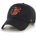 sort-kasket-med-buet-skygge-og-mlb-baltimore-orioles-logo-fra-47-brand
