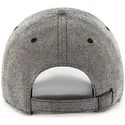 sort-kasket-med-buet-skygge-og-stort-mlb-new-york-yankees-logo-fra-47-brand